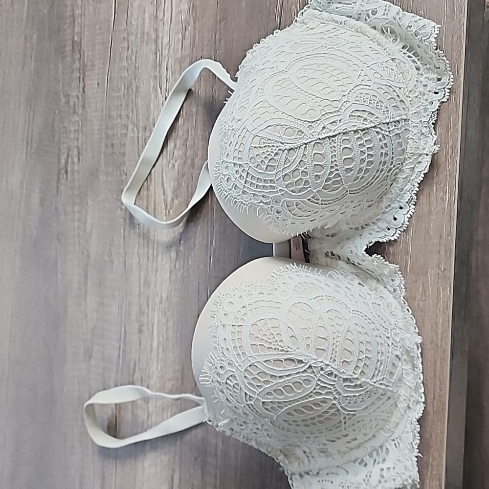 Victoria's Secret 34DD Bra